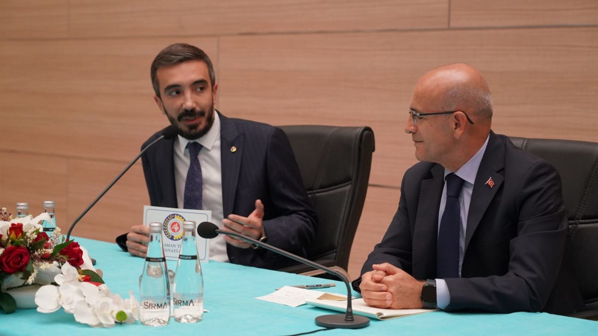 Hazine Bakanı Şimşek, İş Dünyasıyla Bir araya Geldi