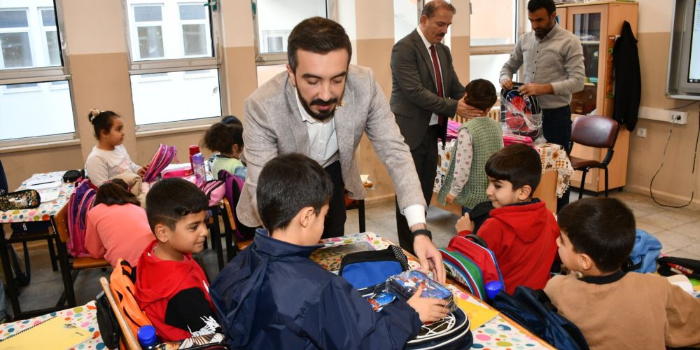 ATSO’dan Öğrencilere Kırtasiye Yardımı